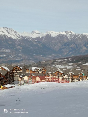 Appartement idéalement situé aux Orres 1800 - aux pieds des pistes - Frais de ménage Inclus